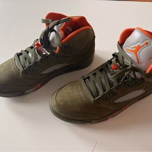 Air Jordan 5 Retro Men’s Army Olive/Solar Orange size 9.5